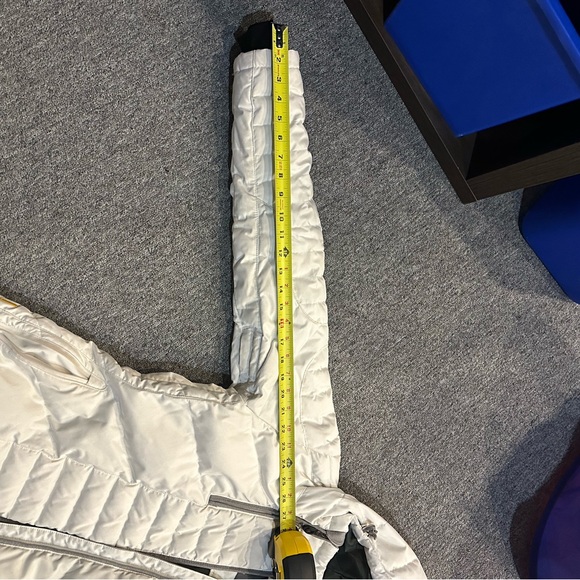 Size small Lolé winter jacket. - Picture 10 of 10